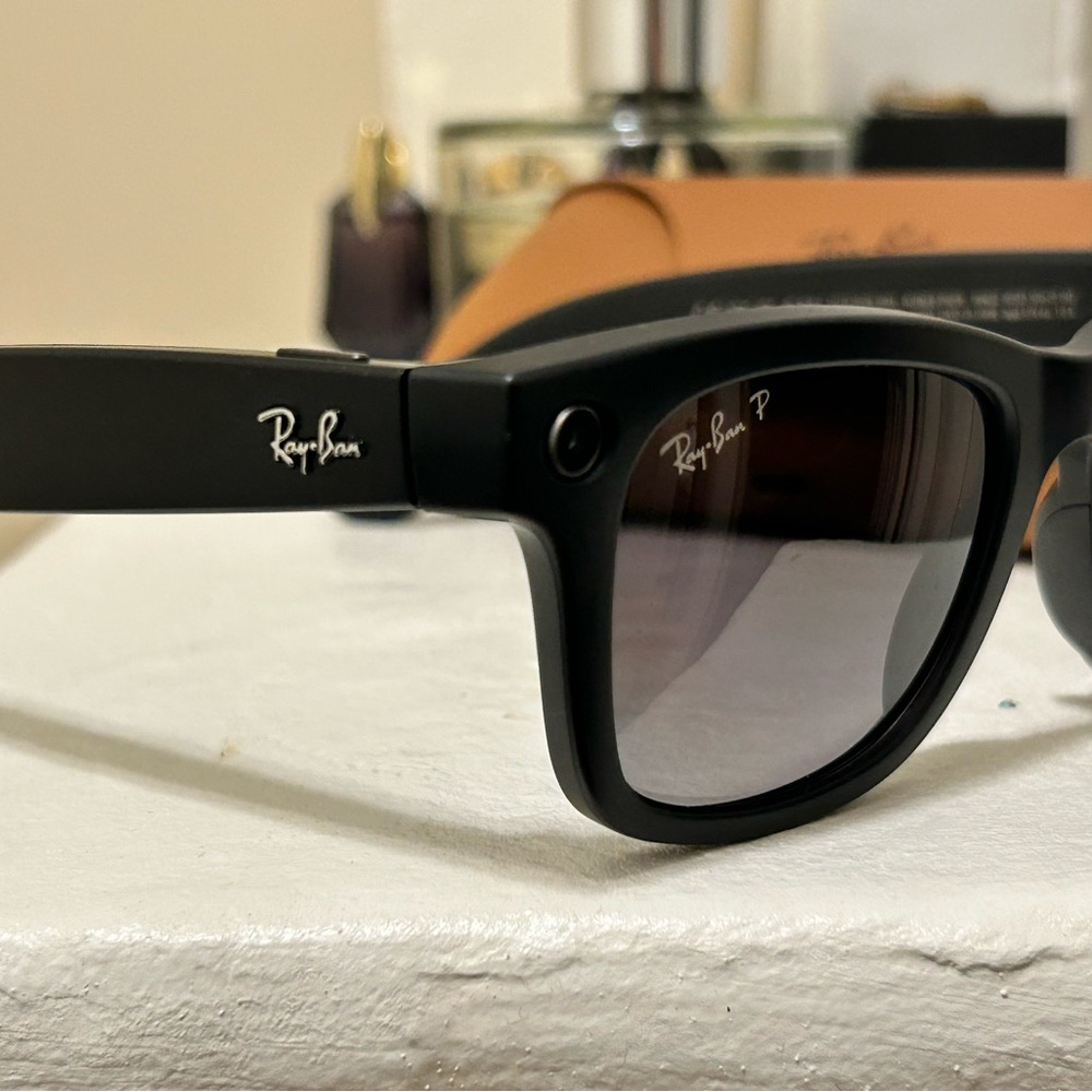 Ray-Ban Black Wayfarer META Glasses